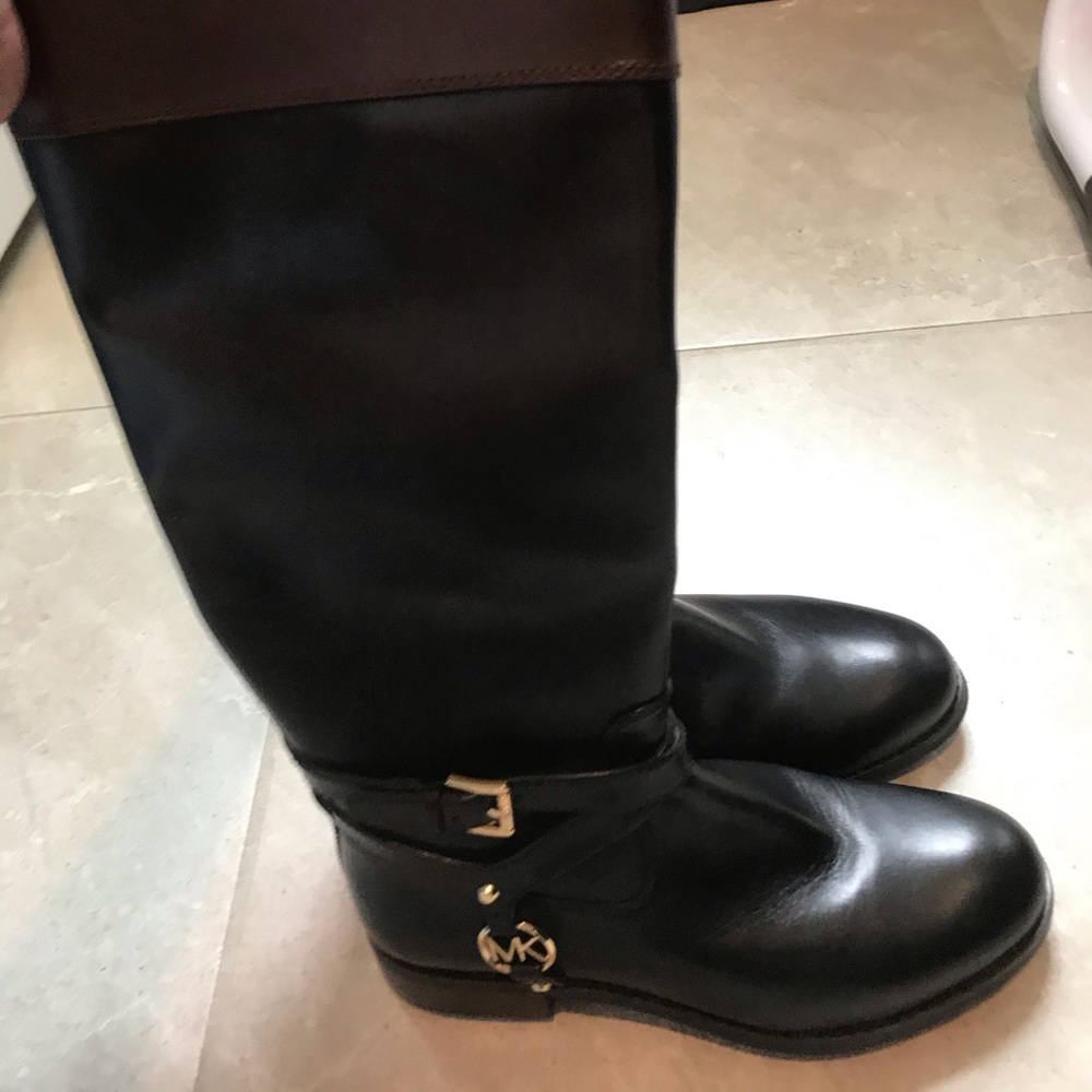 BRAND NEW MICHAEL KORS BOOTS